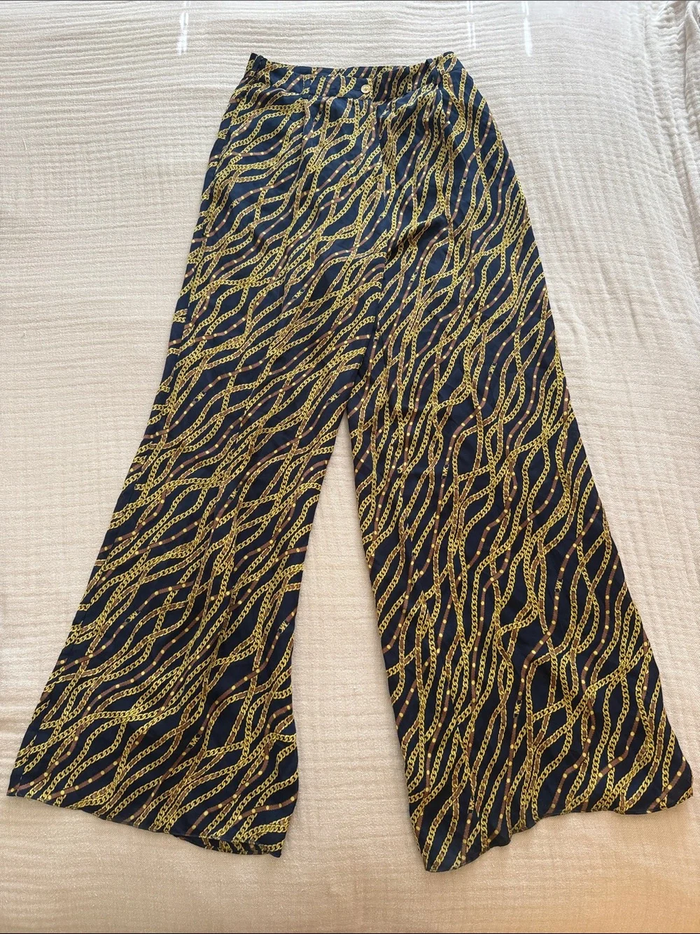 Wide-Leg Chain Print Pants in Navy and Gold